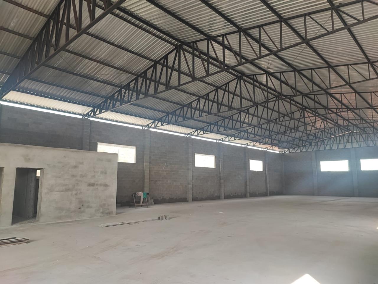 Interior de galpão construído pela Niquele